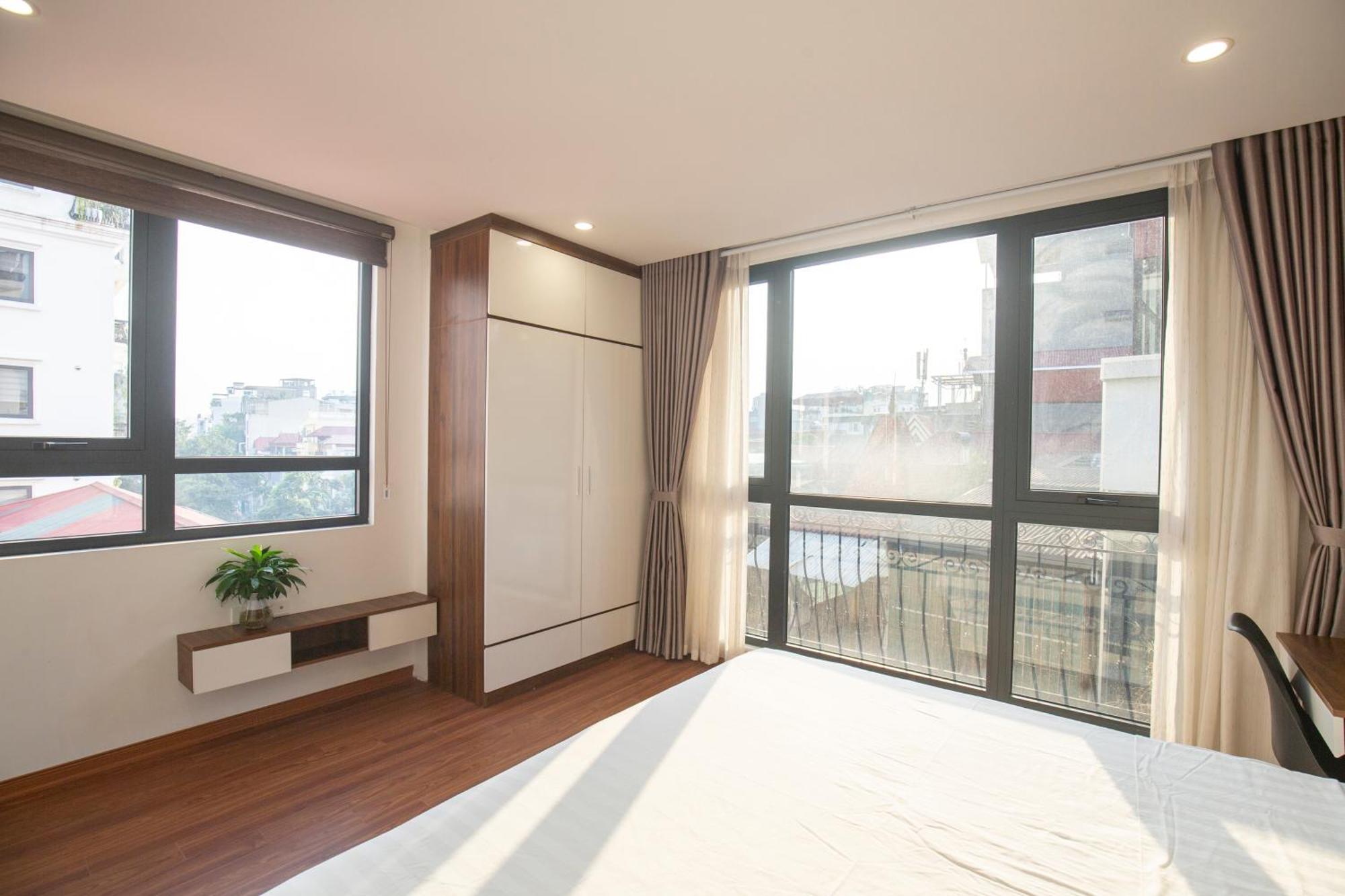Sumitomo19 Linh Lang Serviced * Hanoi